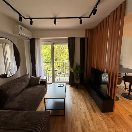 Central Suites *