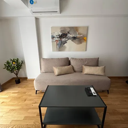 Central Suites *