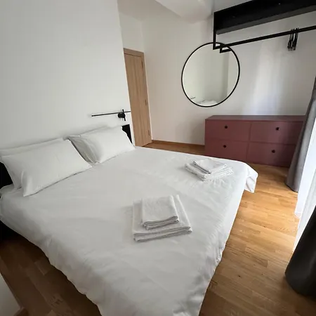 Central Suites شقة سكوبجي