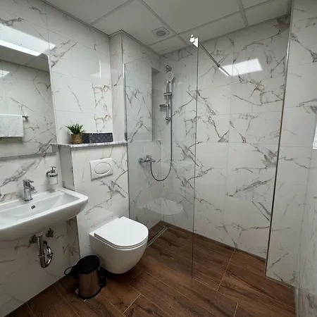 شقة Central Suites سكوبجي