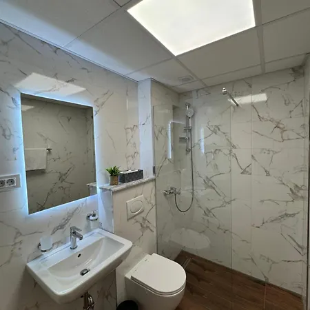 شقة Central Suites سكوبجي